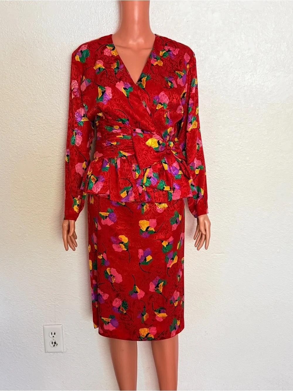 Vtg 100% Silk Red Floral Skirt Suit Set Sz 4